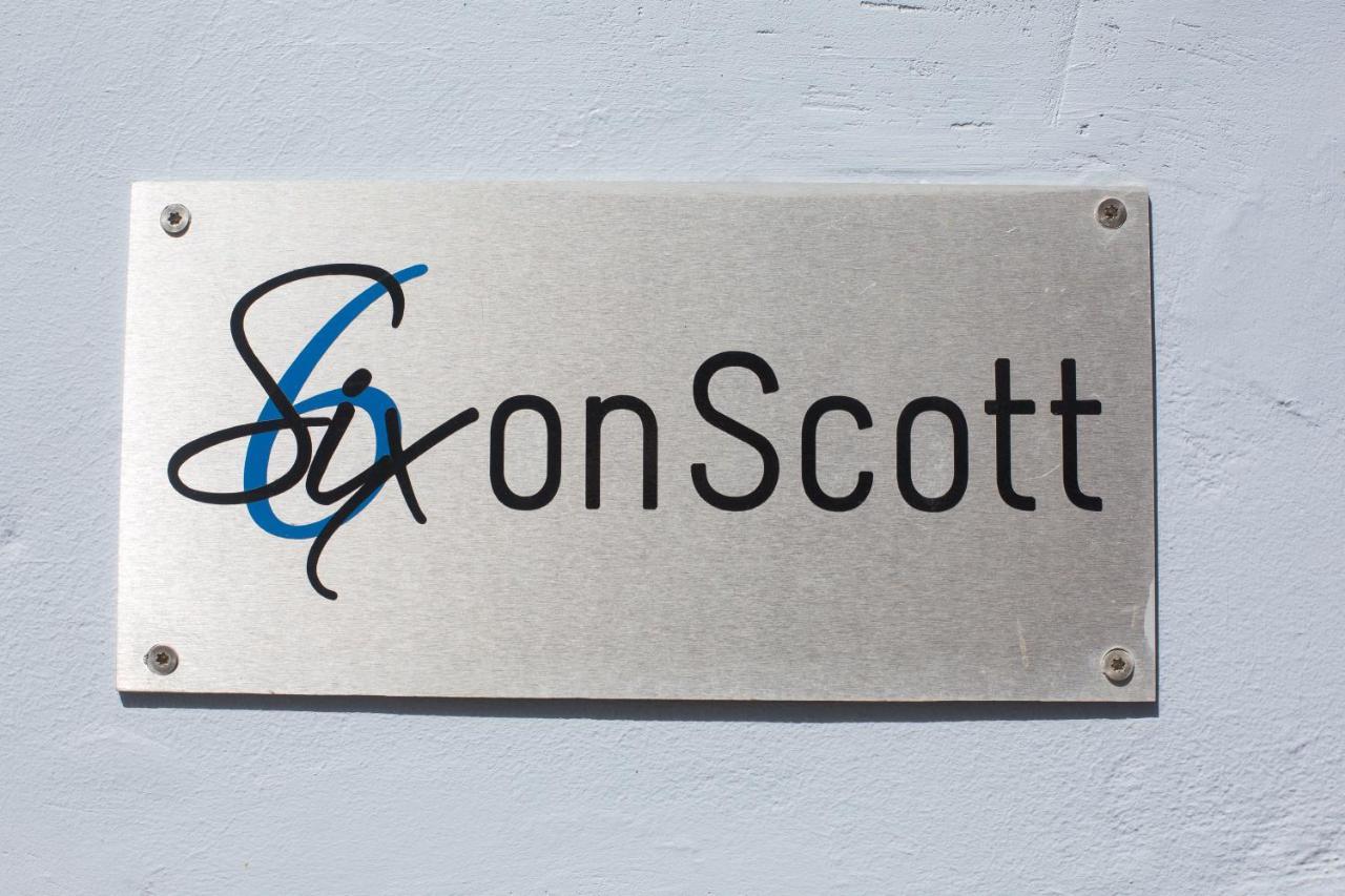 Six On Scott Panzió Fokváros Kültér fotó